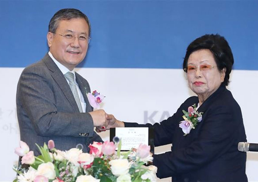 이수영 광원산업 회장은 카이스트(KAIST)에 766억 기부